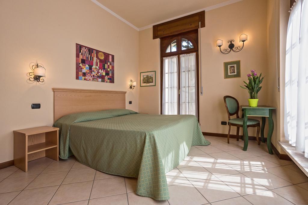 Residence Villa Mainard Verona Room photo